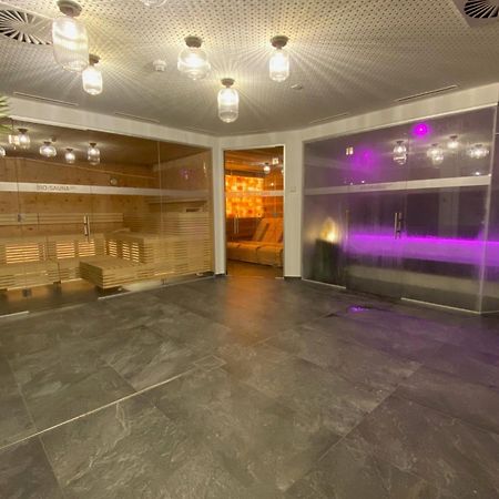 Hotel Helvetia Mustair Bagian luar foto