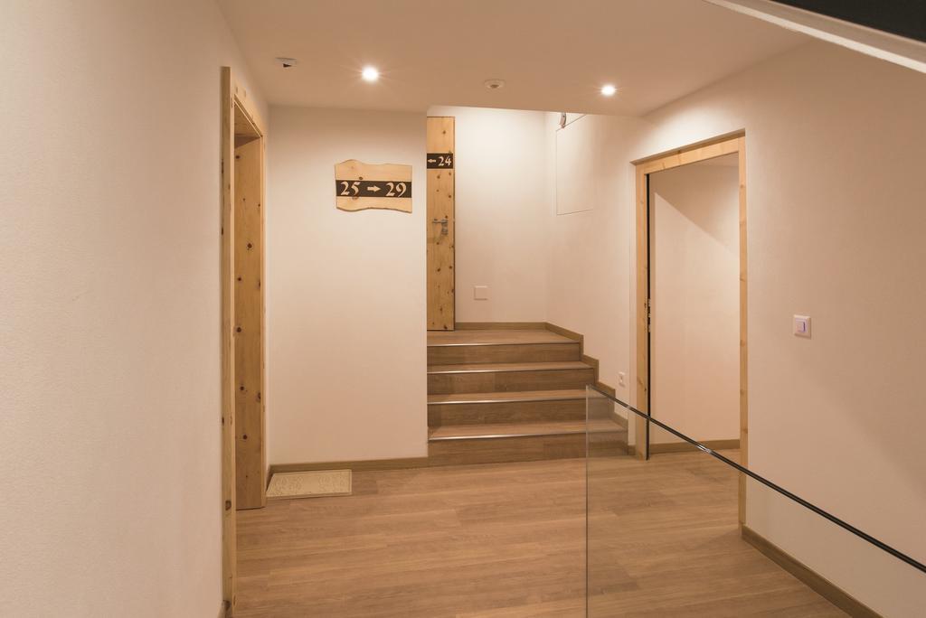 Hotel Helvetia Mustair Bagian luar foto