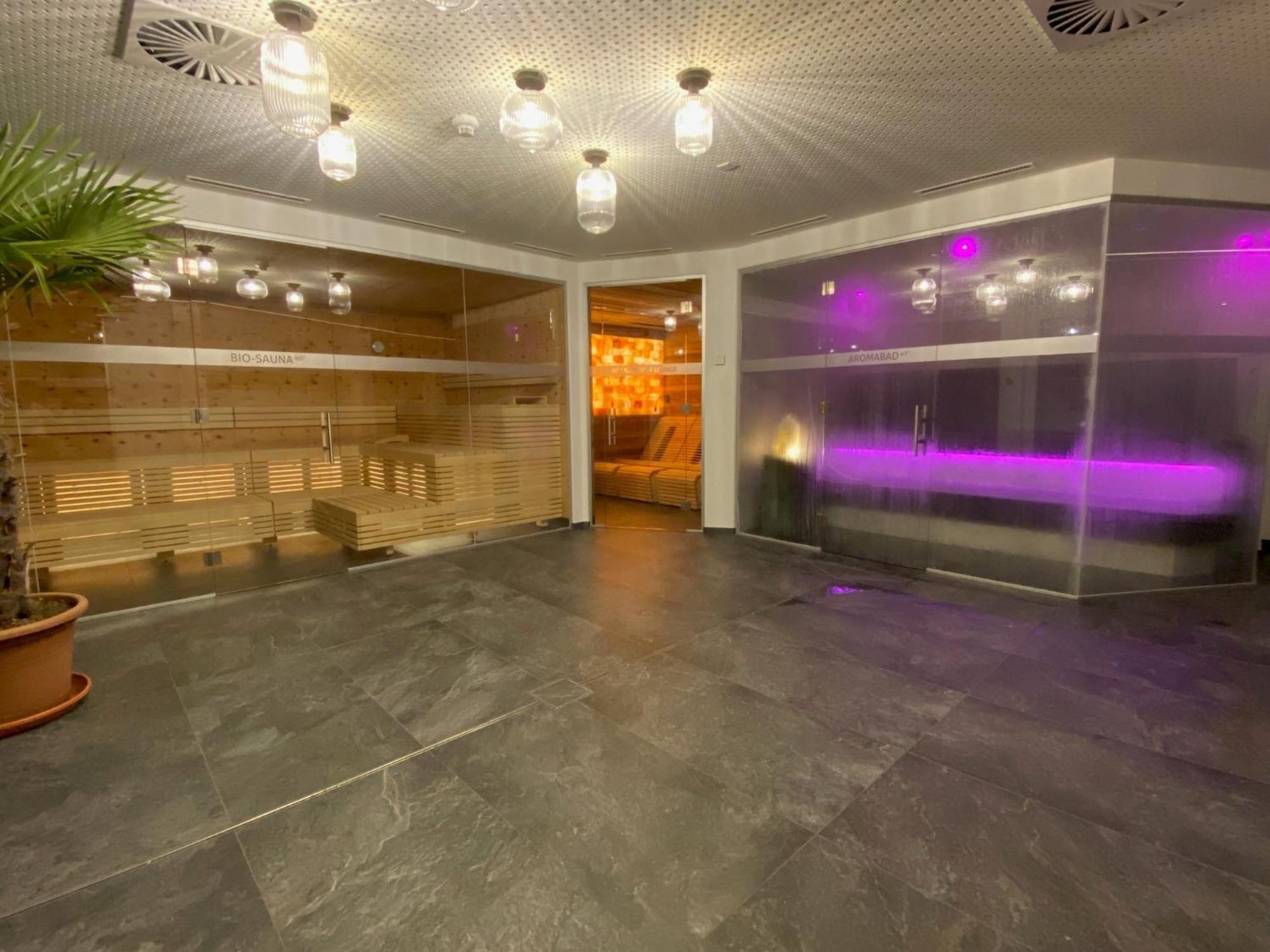 Hotel Helvetia Mustair Bagian luar foto