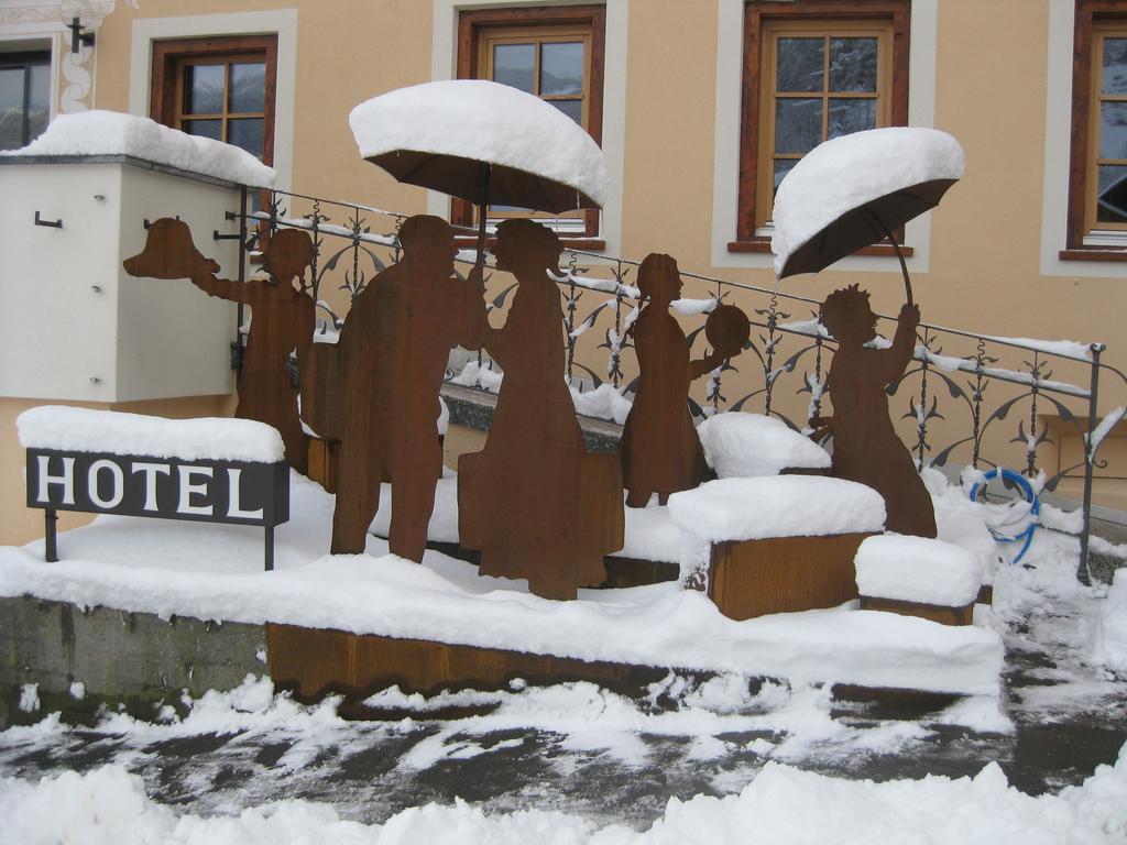 Hotel Helvetia Mustair Bagian luar foto