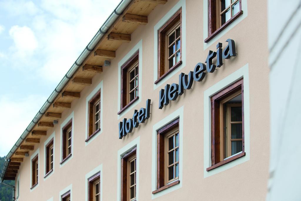 Hotel Helvetia Mustair Bagian luar foto