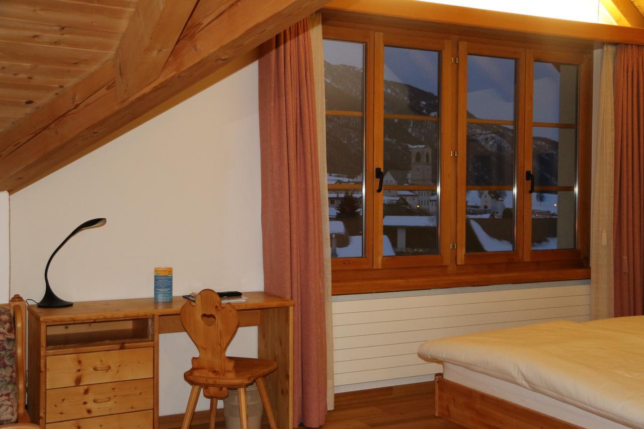 Hotel Helvetia Mustair Bagian luar foto